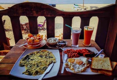 9 Best Restaurants Near Wander Surfside Beach